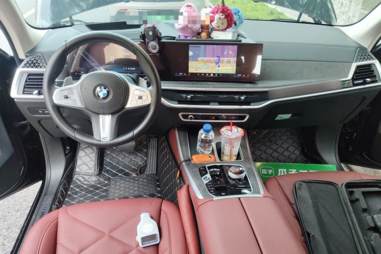 Used BMW X5 2023 xDrive 30Li Luxury M Sport Night Edition Package Center Console