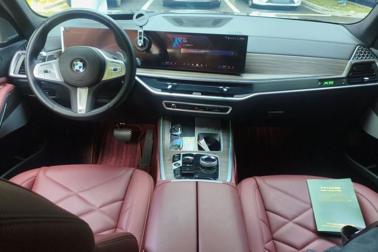 Used BMW X5 2023 xDrive 40Li M Sport Night Edition Package Center Console