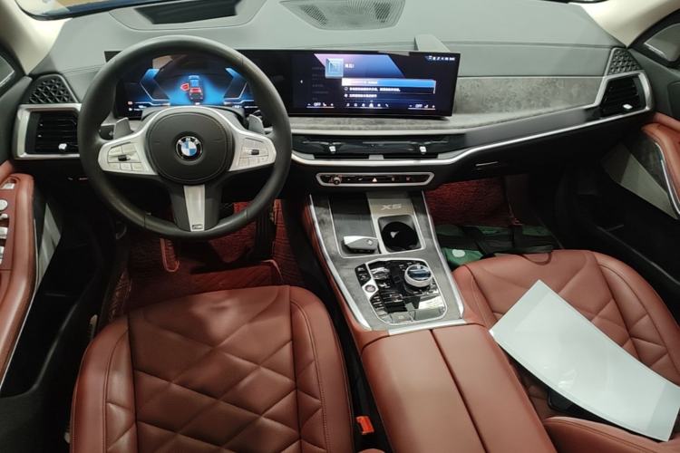 Used BMW X5 2023 xDrive 30Li Luxury M Sport Night Edition Package Center Console