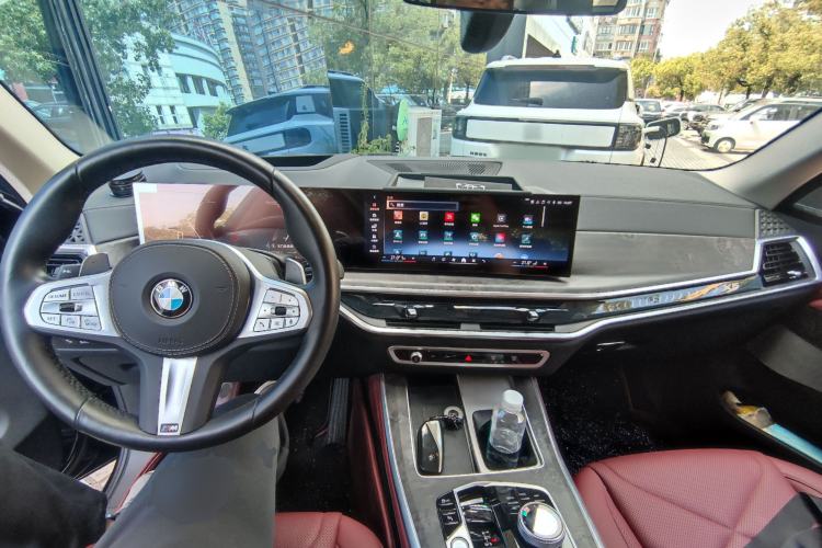 Used BMW X5 2023 xDrive 30Li Luxury M Sport Night Edition Package Center Console