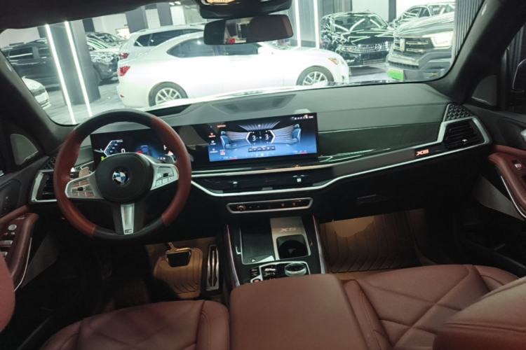 Used BMW X5 2023 xDrive 40Li M Sport Package Center Console