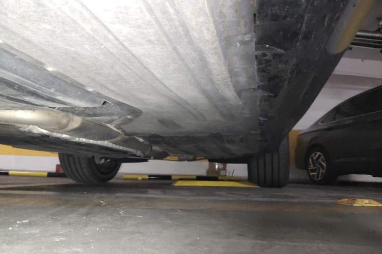 Used BMW X5 2023 xDrive 30Li Luxury M Sport Package Chassis Front Left