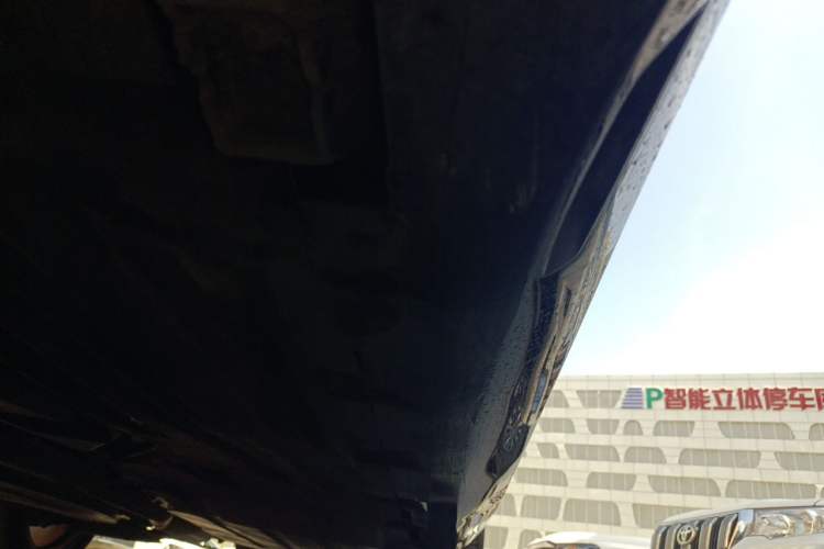 Used BMW X5 2023 xDrive 30Li Luxury M Sport Package Chassis Front Left