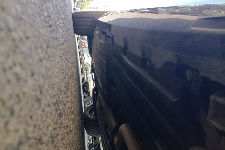 Used BMW X5 2023 xDrive 30Li Luxury M Sport Package Chassis Front Right