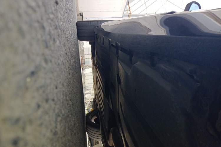 Used BMW X5 2023 xDrive 30Li Luxury M Sport Package Chassis Rear Left