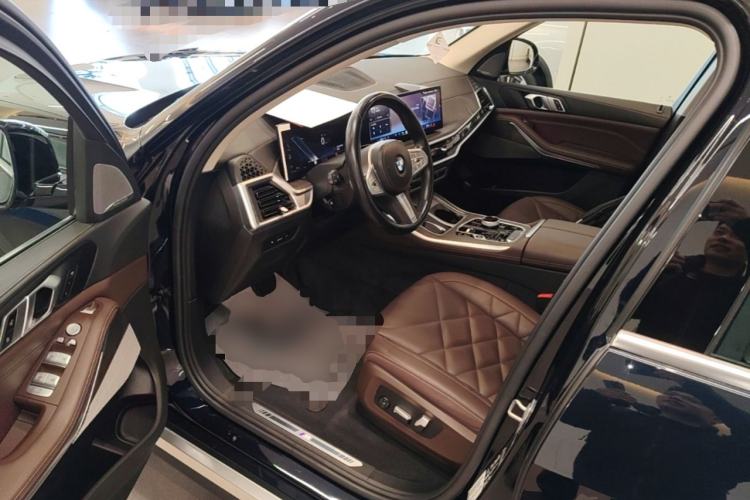 Used BMW X5 2023 xDrive 30Li Luxury M Sport Package Driver Seat
