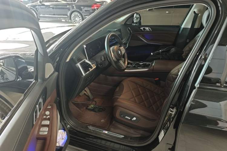 Used BMW X5 2023 xDrive 30Li Luxury M Sport Night Edition Package Driver Seat