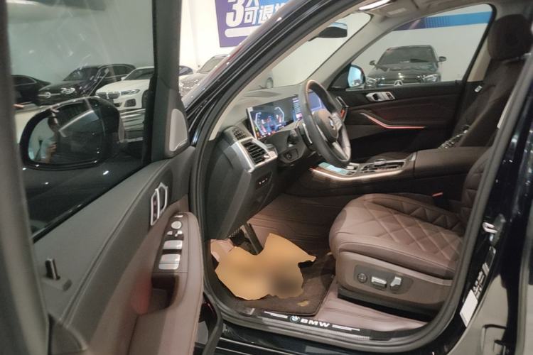 Used BMW X5 2023 xDrive 30Li Luxury M Sport Night Edition Package Driver Seat