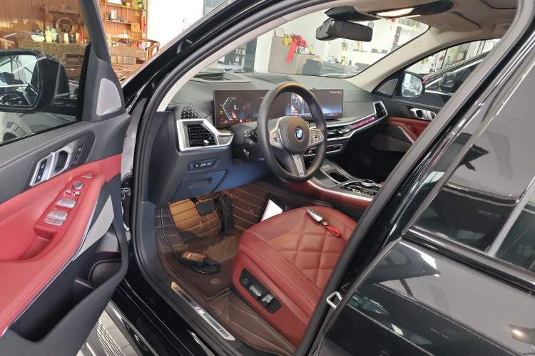 Used BMW X5 2023 xDrive 30Li Luxury M Sport Night Edition Package Driver Seat