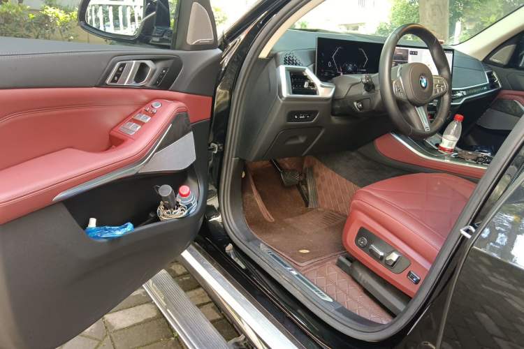 Used BMW X5 2023 xDrive 30Li Luxury M Sport Package Driver Seat