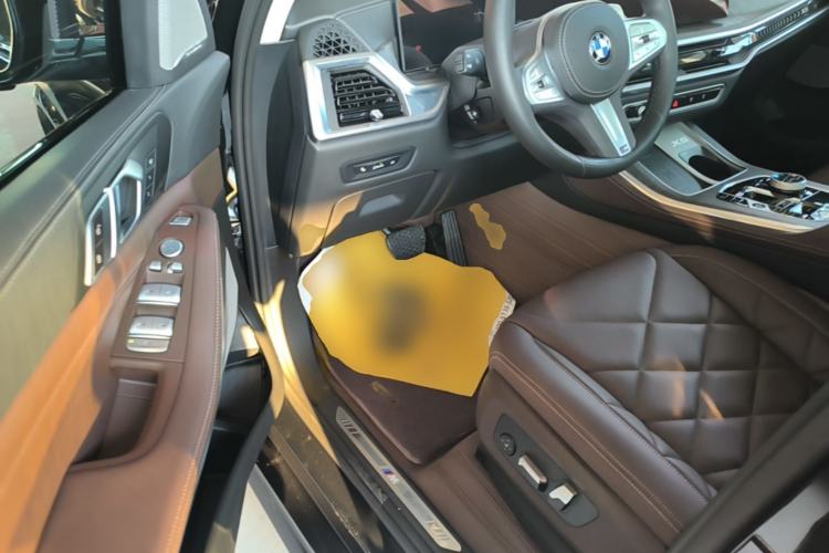Used BMW X5 2023 xDrive 30Li Luxury M Sport Night Edition Package Driver Seat
