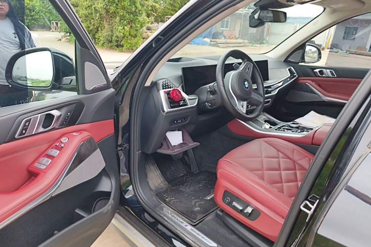 Used BMW X5 2023 xDrive 30Li Luxury M Sport Package Driver Seat