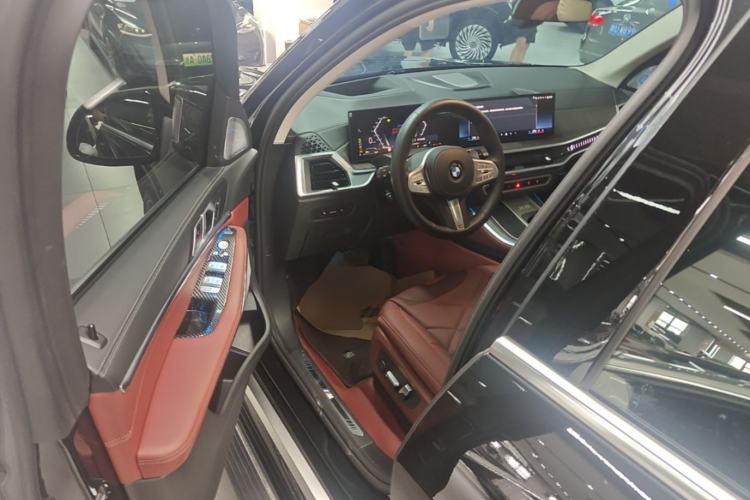 Used BMW X5 2023 xDrive 30Li Luxury M Sport Package Driver Seat