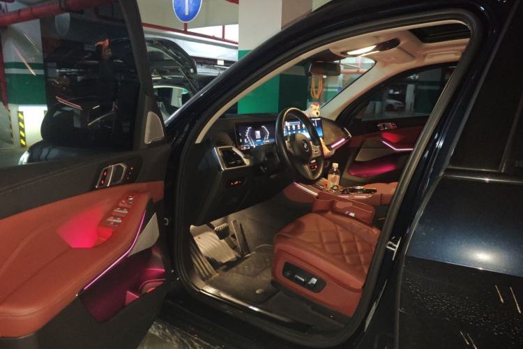 Used BMW X5 2023 xDrive 30Li Luxury M Sport Night Edition Package Driver Seat