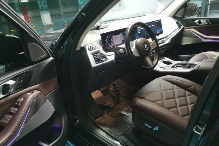 Used BMW X5 2023 xDrive 30Li Luxury M Sport Night Edition Package Driver Seat
