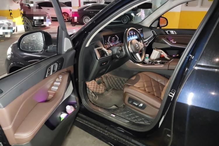 Used BMW X5 2023 xDrive 30Li Luxury M Sport Package Driver Seat