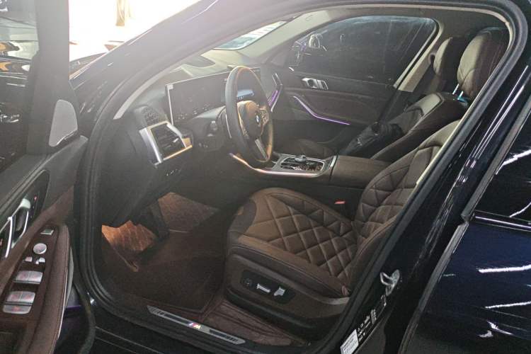 Used BMW X5 2023 xDrive 30Li Luxury M Sport Night Edition Package Driver Seat