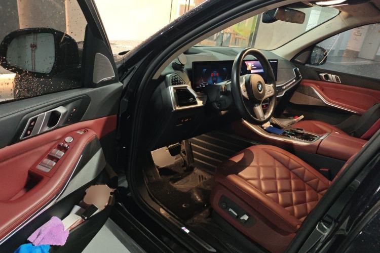 Used BMW X5 2023 xDrive 30Li Luxury M Sport Night Edition Package Driver Seat