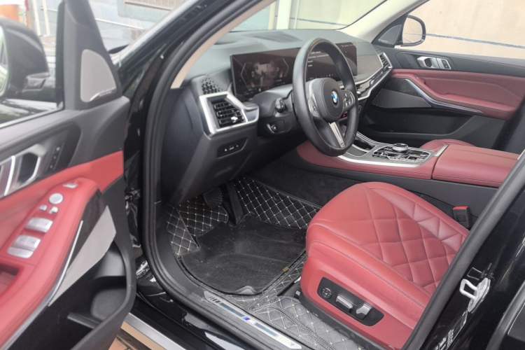Used BMW X5 2023 xDrive 30Li Luxury M Sport Package Driver Seat