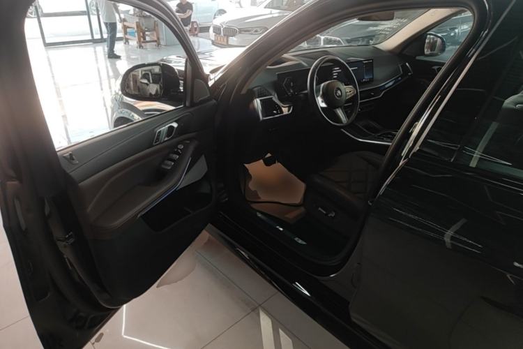 Used BMW X5 2023 xDrive 30Li Luxury M Sport Night Edition Package Driver Seat