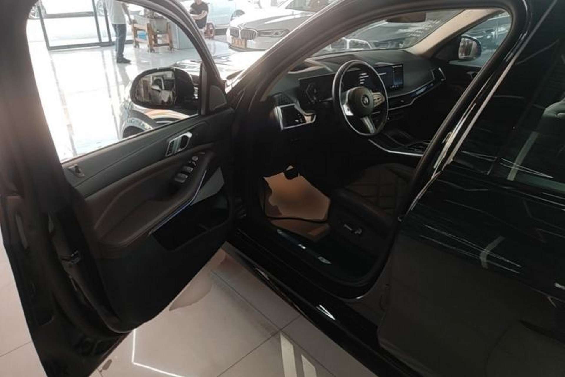 Used BMW X5 2023 xDrive 30Li Luxury M Sport Night Edition Package Driver Seat