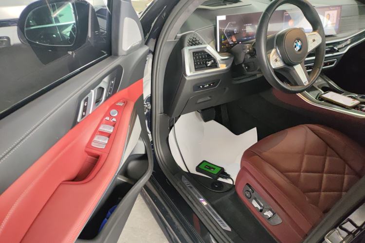 Used BMW X5 2023 xDrive 40Li M Sport Night Edition Package Driver Seat