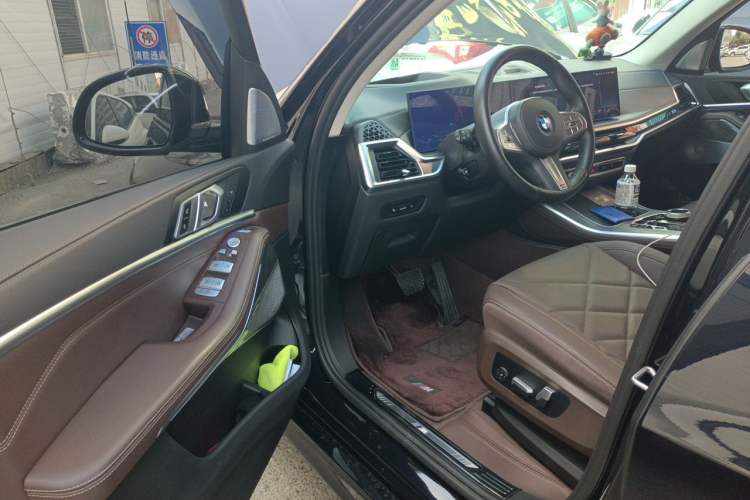 Used BMW X5 2023 xDrive 30Li Luxury M Sport Package Driver Seat