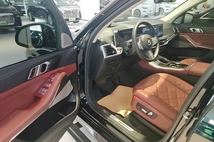 Used BMW X5 2023 xDrive 30Li Luxury M Sport Night Edition Package Driver Seat