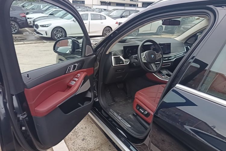Used BMW X5 2023 xDrive 30Li Luxury M Sport Package Driver Seat