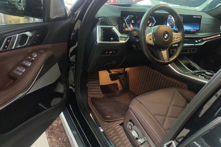 Used BMW X5 2023 xDrive 40Li M Sport Package Driver Seat