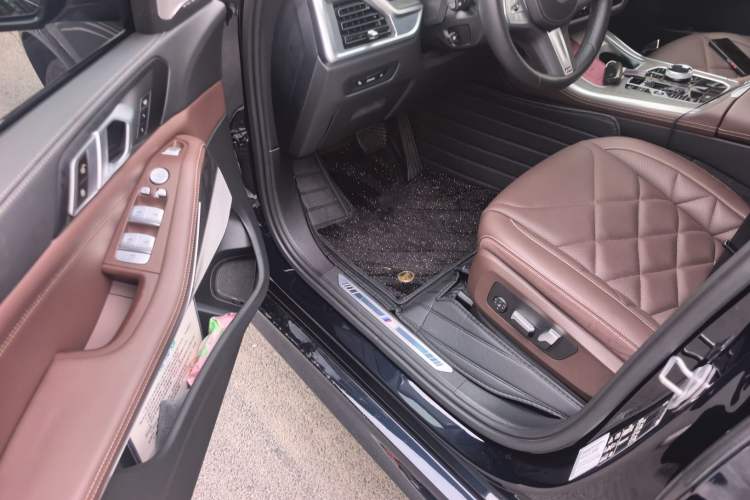 Used BMW X5 2023 xDrive 30Li Luxury M Sport Night Edition Package Driver Seat