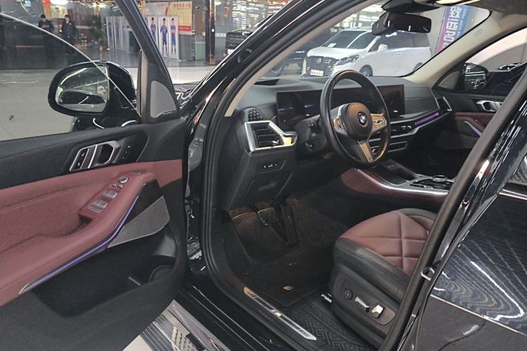 Used BMW X5 2023 xDrive 30Li Luxury M Sport Night Edition Package Driver Seat