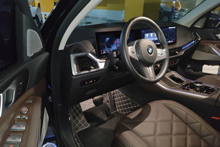 Used BMW X5 2023 xDrive 30Li Luxury M Sport Night Edition Package Driver Seat