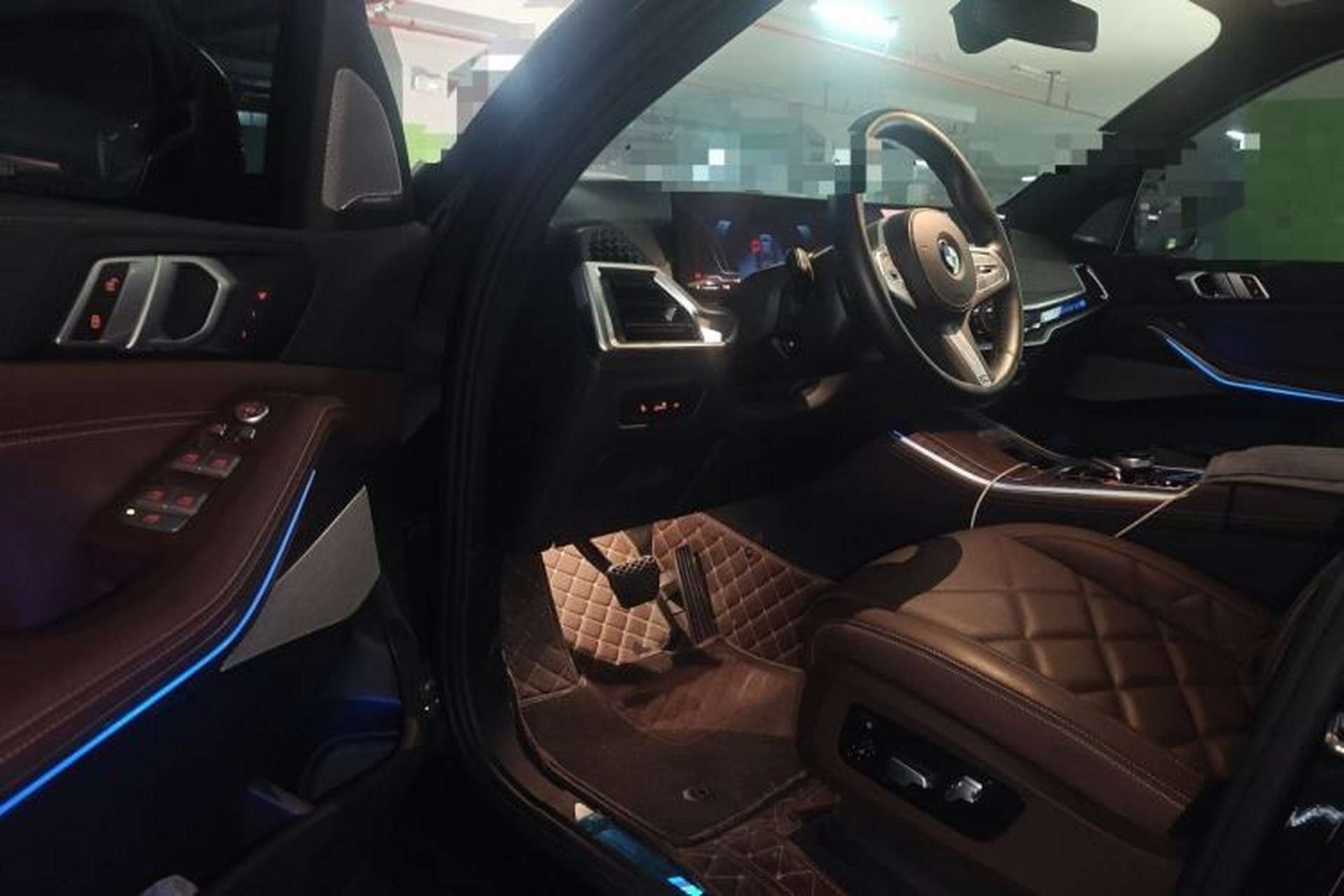 Used BMW X5 2023 xDrive 40Li M Sport Night Edition Package Driver Seat