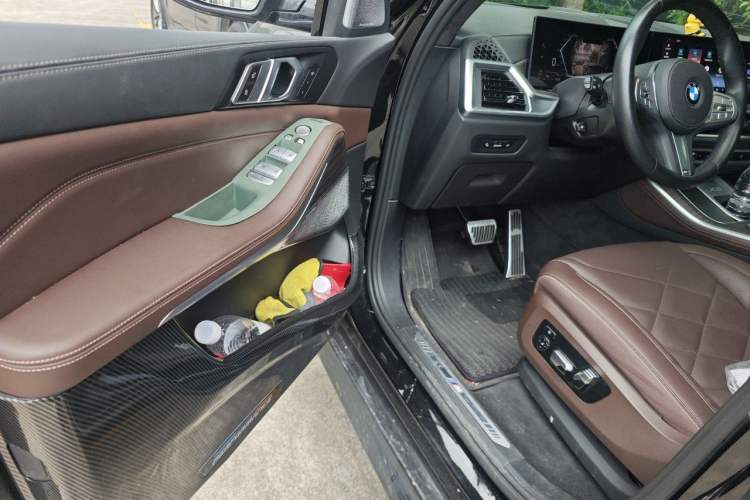Used BMW X5 2023 xDrive 40Li M Sport Night Edition Package Driver Seat