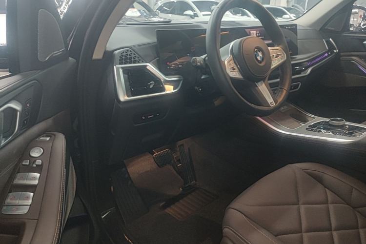 Used BMW X5 2023 xDrive 30Li Luxury M Sport Night Edition Package Driver Seat