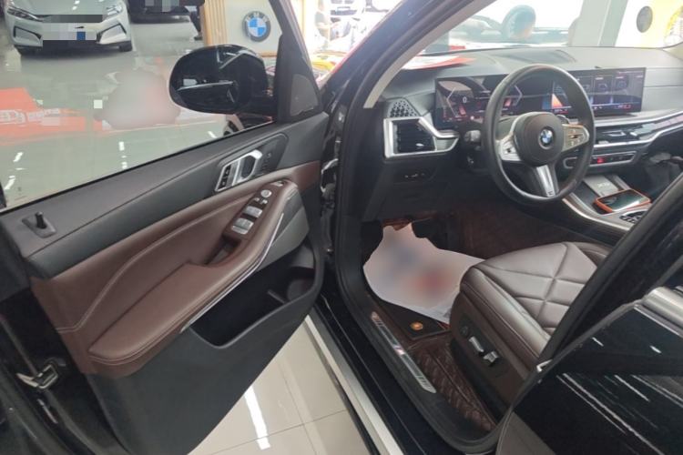Used BMW X5 2023 xDrive 30Li M Sport Package Driver Seat