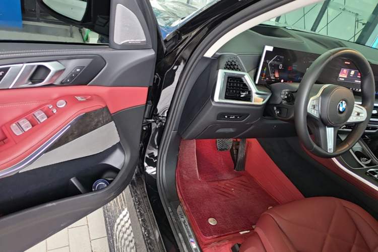 Used BMW X5 2023 xDrive 30Li Luxury M Sport Night Edition Package Driver Seat