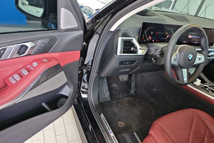 Used BMW X5 2023 xDrive 30Li Luxury M Sport Night Edition Package Driver Seat
