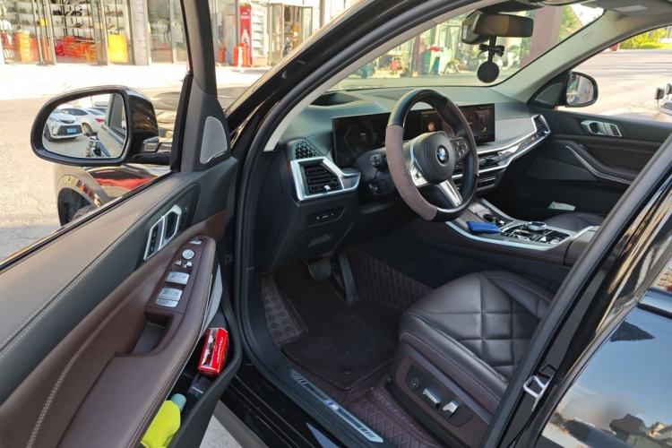 Used BMW X5 2023 xDrive 30Li Luxury M Sport Night Edition Package Driver Seat