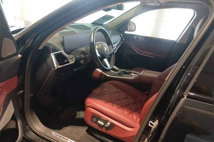 Used BMW X5 2023 xDrive 30Li Luxury M Sport Night Edition Package Driver Seat