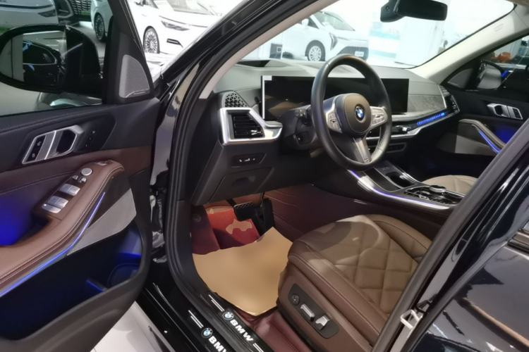 Used BMW X5 2023 xDrive 30Li Luxury M Sport Night Edition Package Driver Seat