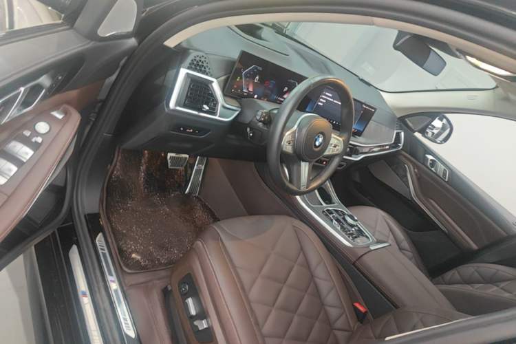 Used BMW X5 2023 xDrive 30Li Luxury M Sport Night Edition Package Driver Seat