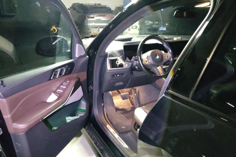 Used BMW X5 2023 xDrive 40Li M Sport Night Edition Package Driver Seat