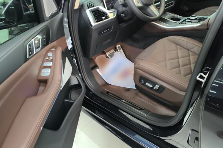 Used BMW X5 2023 xDrive 30Li Luxury M Sport Night Edition Package Driver Seat