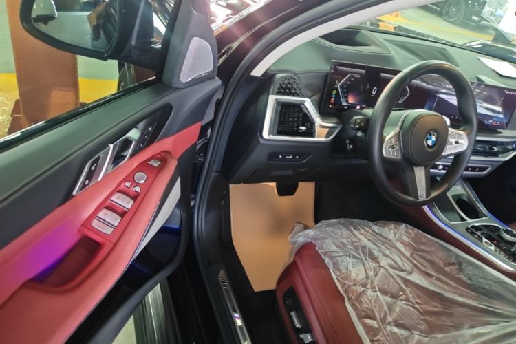 Used BMW X5 2023 xDrive 30Li Luxury M Sport Night Edition Package Driver Seat