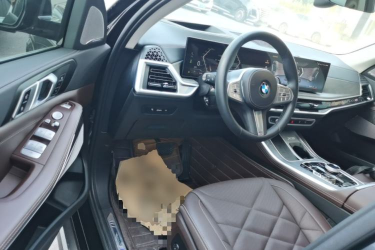 Used BMW X5 2023 xDrive 30Li Luxury M Sport Package Driver Seat