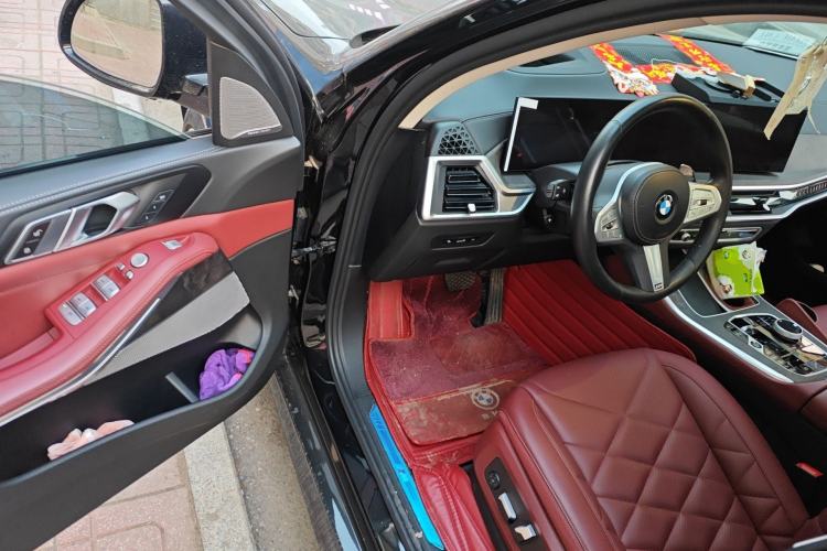 Used BMW X5 2023 xDrive 30Li Luxury M Sport Night Edition Package Driver Seat