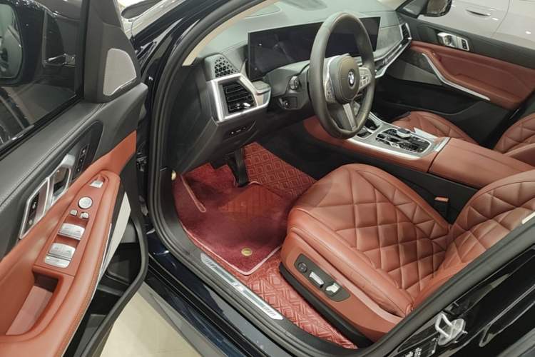 Used BMW X5 2023 xDrive 30Li Luxury M Sport Night Edition Package Driver Seat