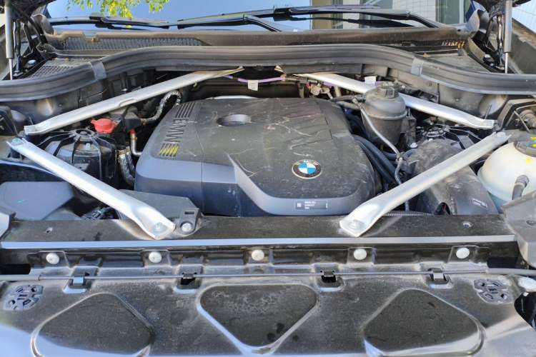 Used BMW X5 2023 xDrive 30Li Luxury M Sport Package Engine Bay